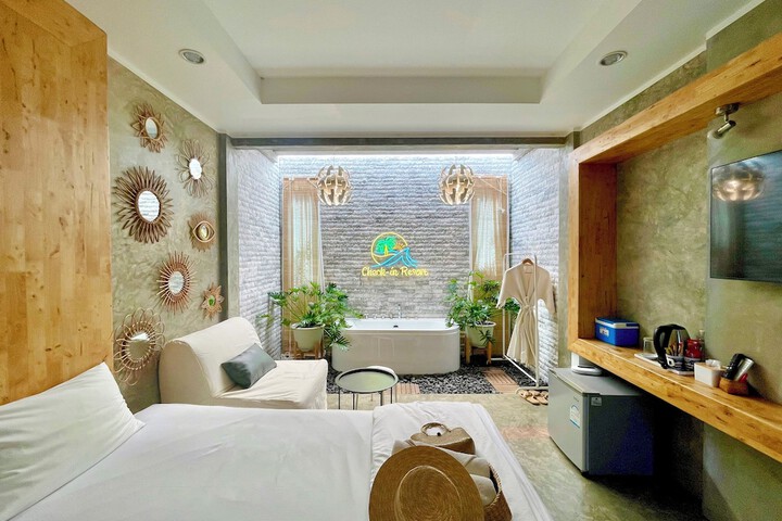 Room 9 of 38