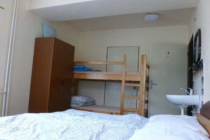 Room 2 of 3