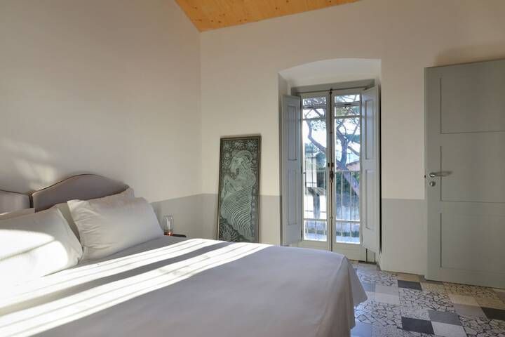 Room 10 of 36