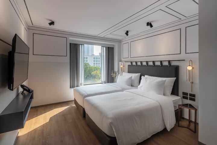Room 12 of 95