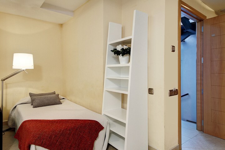 Room 9 of 71