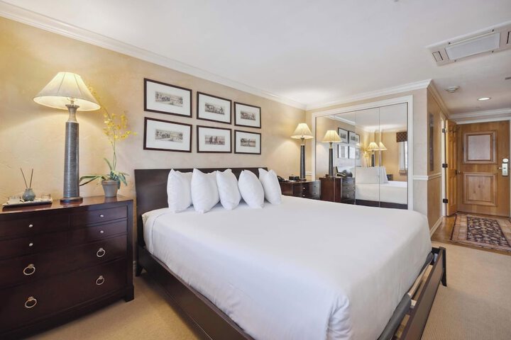 Room 34 of 192