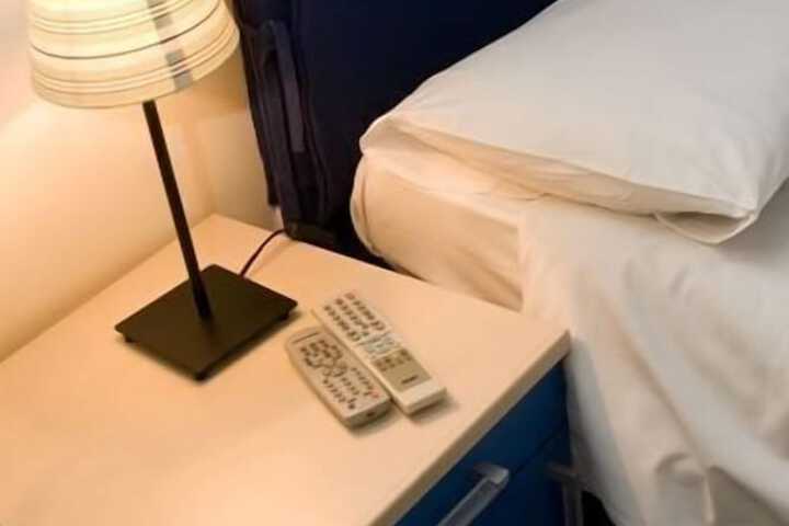 Room 7 of 27