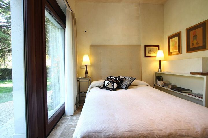 Room 3 of 41