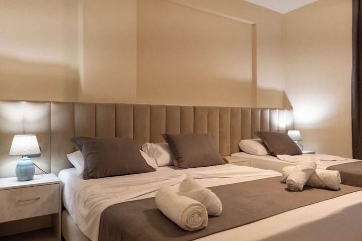 Room 32 of 68