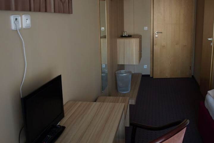 Room 12 of 39