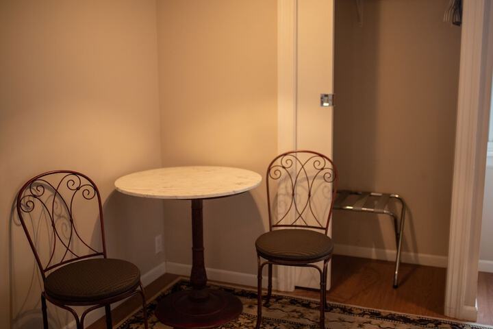 Room 50 of 107