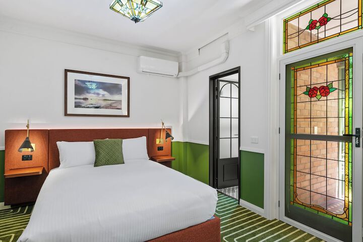 Room 16 of 30