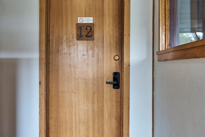 Room 43 of 177