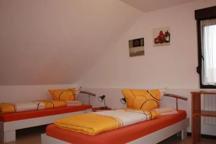 Room 3 of 5