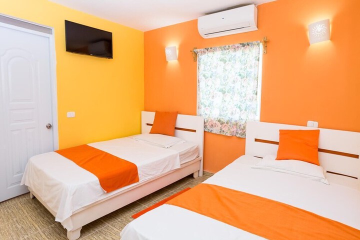 Room 9 of 37