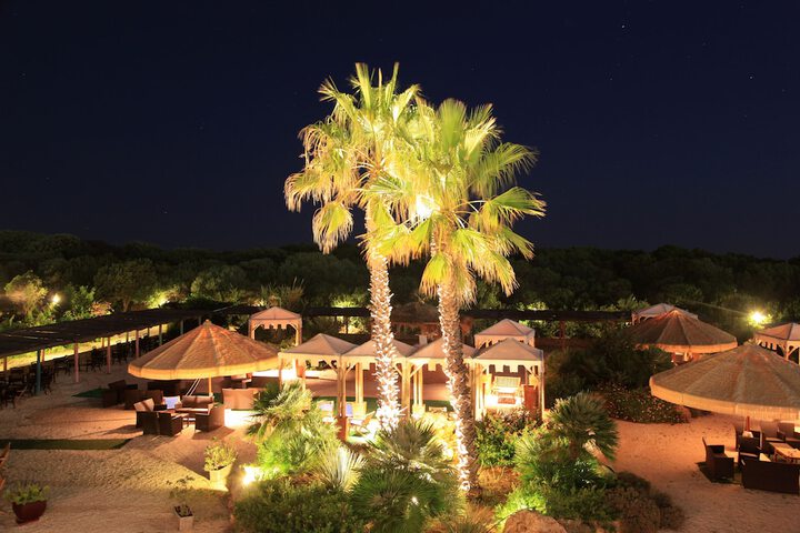 Hotel Exterior 7 of 43