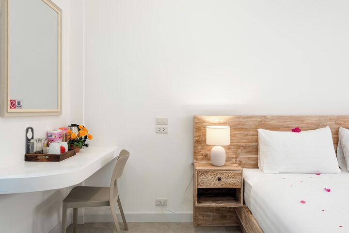 Room 5 of 28