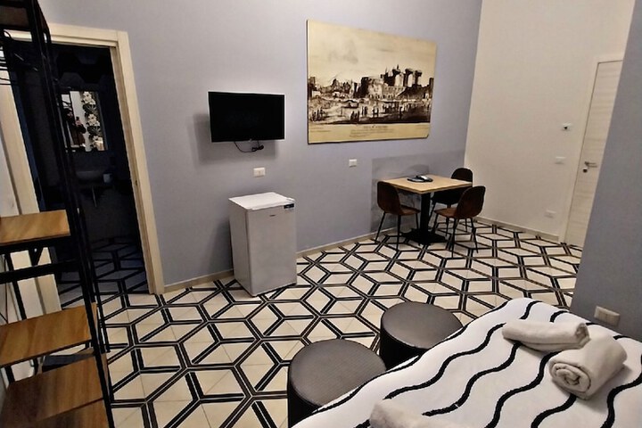 Room 9 of 37
