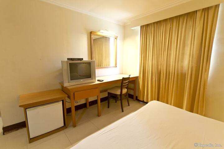 Room 17 of 60