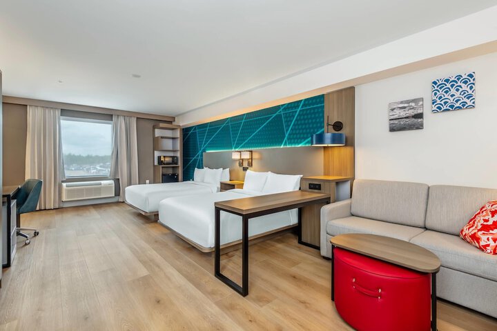 Room 32 of 51
