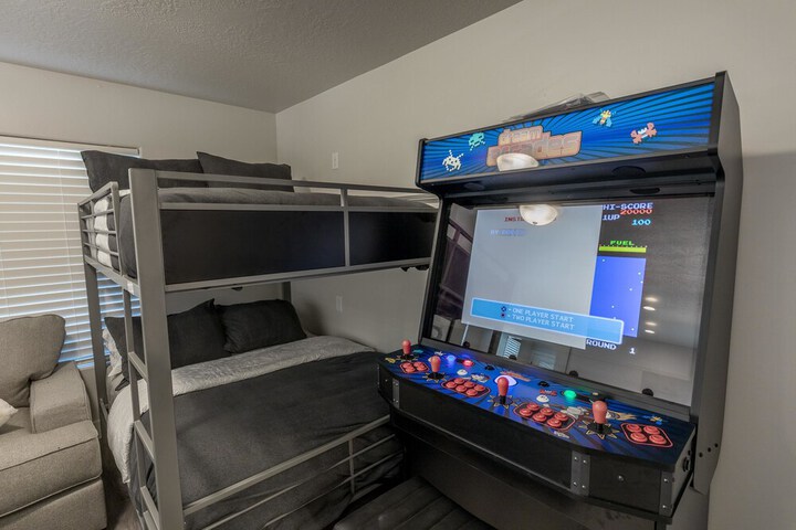 Room 2 of 37