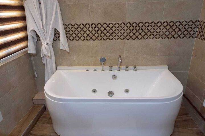 Room 6 of 29