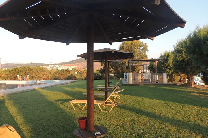 Sundeck 22 of 24