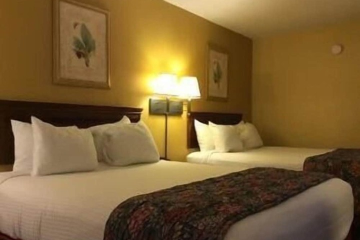1 Queen Bed Mobility Accessible (10 of 27)