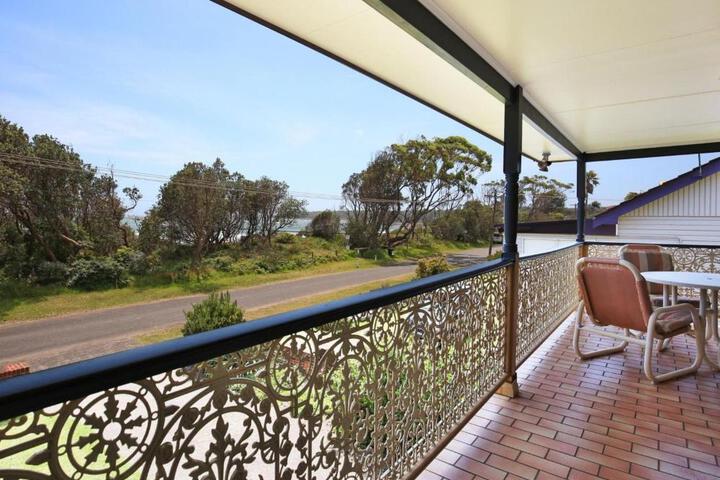 The Crescent at Currarong I Pet Friendly Beachfront