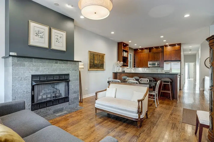Image of Spacious & Elegant Old Town Duplex by AllSet Turnover