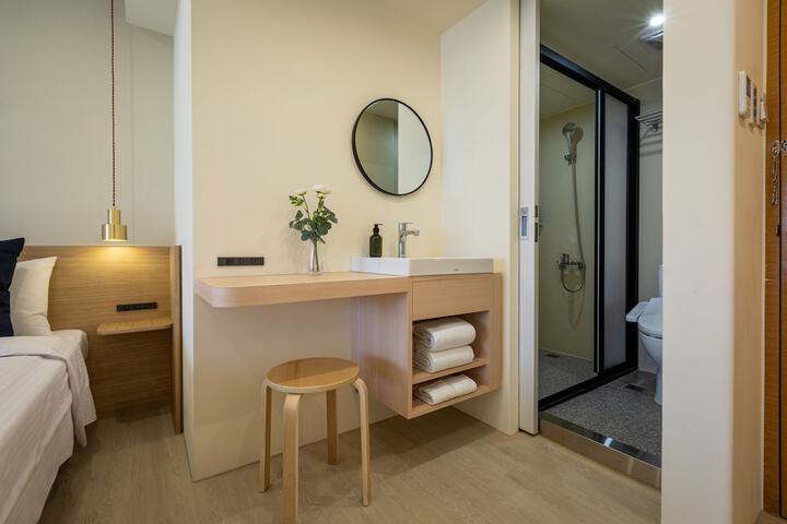Room 48 of 68