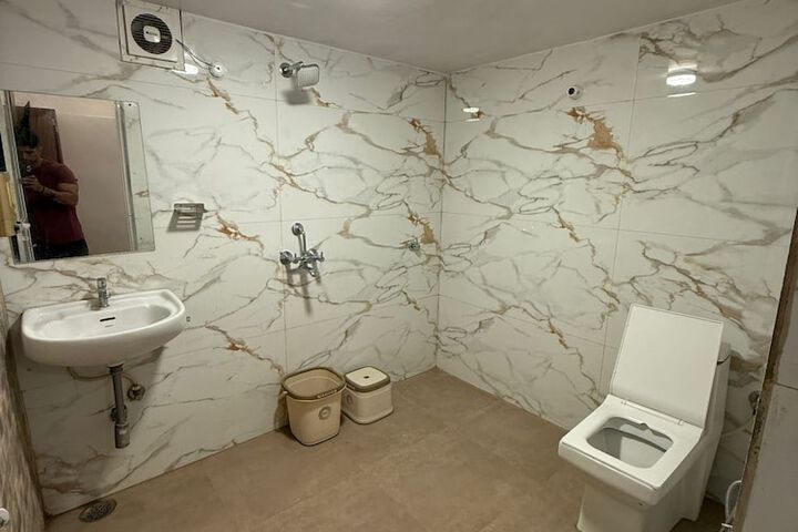 Room 14 of 14