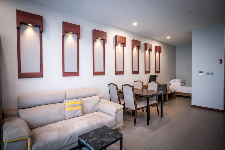 Room 22 of 54