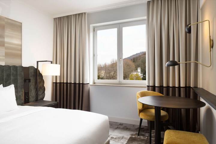 Room 20 of 98