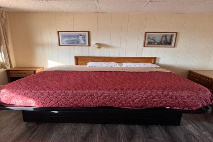 Room 2 of 6