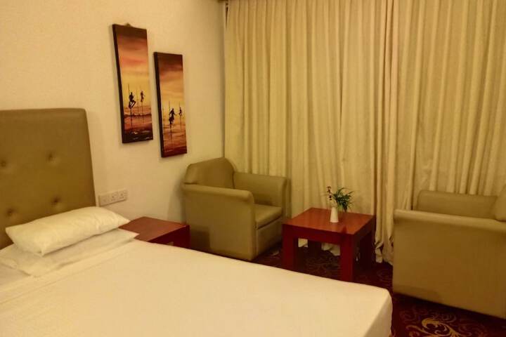 Room 7 of 46
