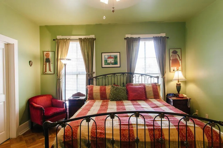 Room 15 of 16