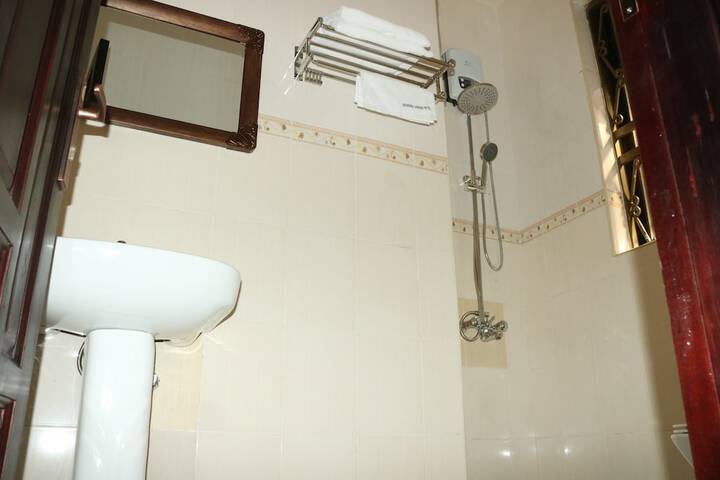 Room 15 of 23