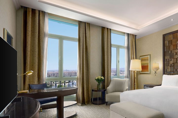Room 51 of 208