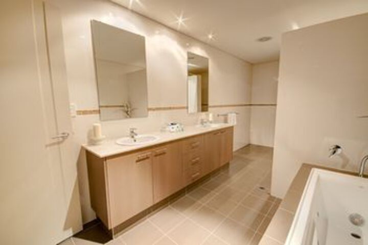 Room 7 of 26