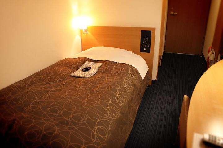 Room 10 of 27