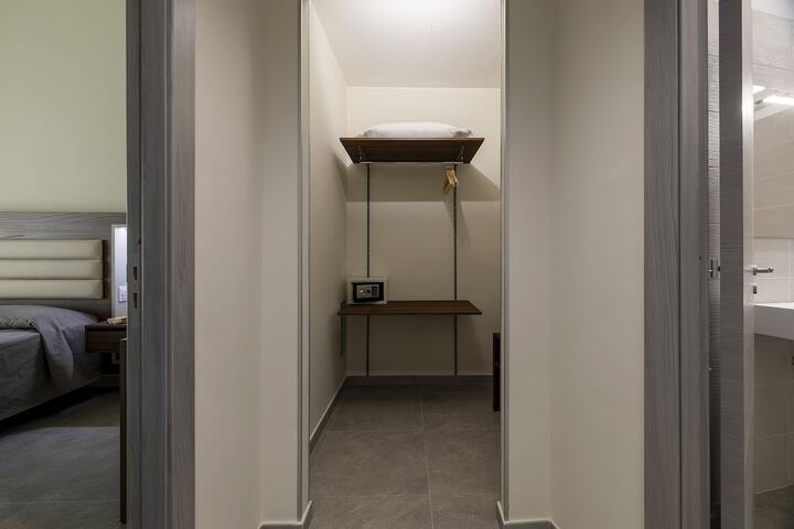 Room 17 of 75