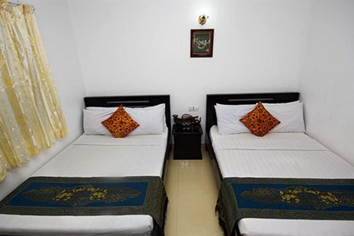 Room 9 of 32