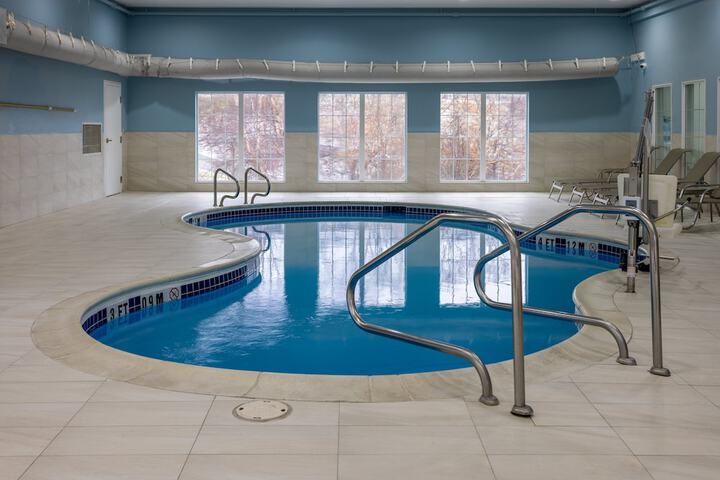 Pool 15 of 41