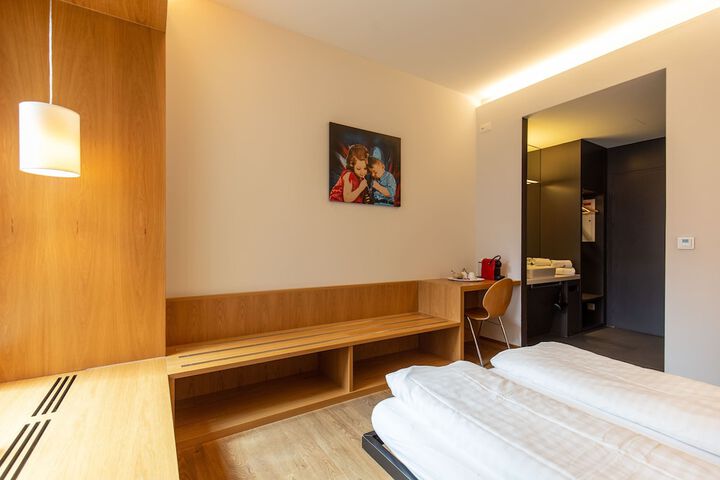 Room 21 of 53
