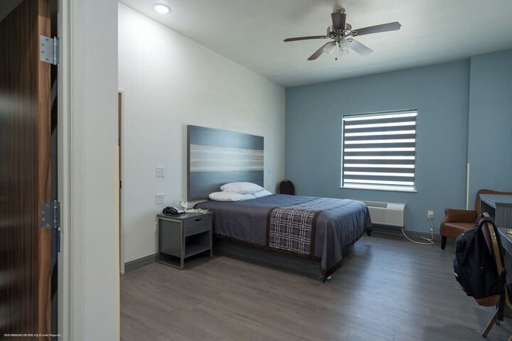 Room 25 of 63