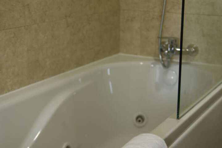 Hot Tub 37 of 78