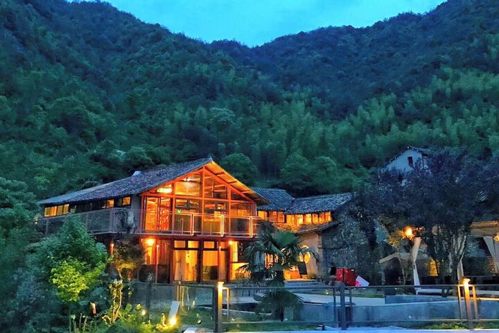 Exterior of Lishui Manshanju Forest Retreat