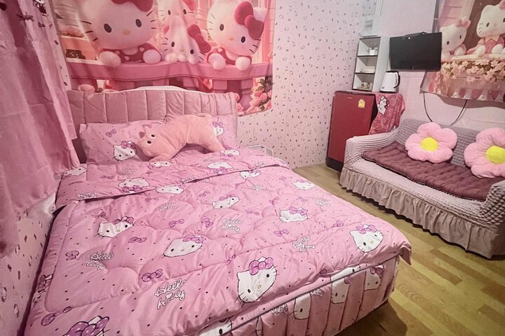 Room 26 of 100