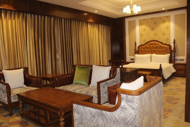 Room 70 of 119