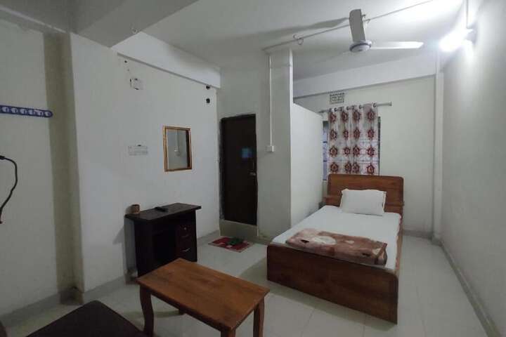 Room 6 of 14