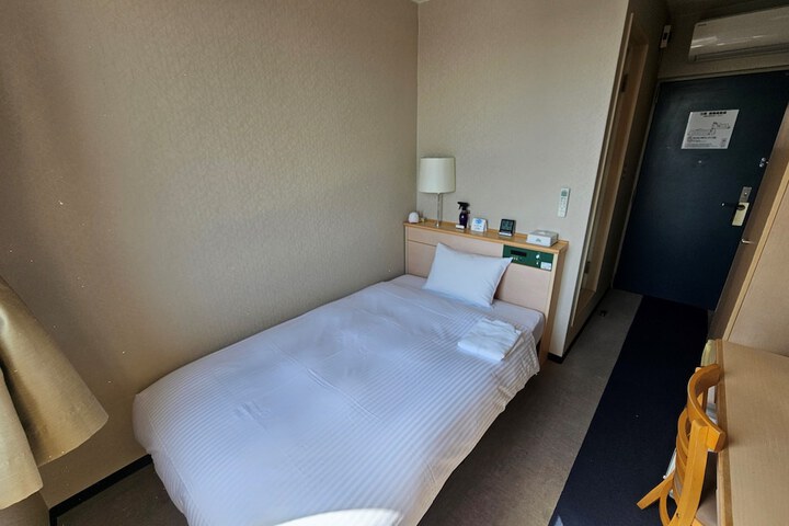Room 14 of 34