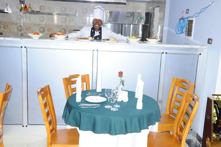 Dining 31 of 47