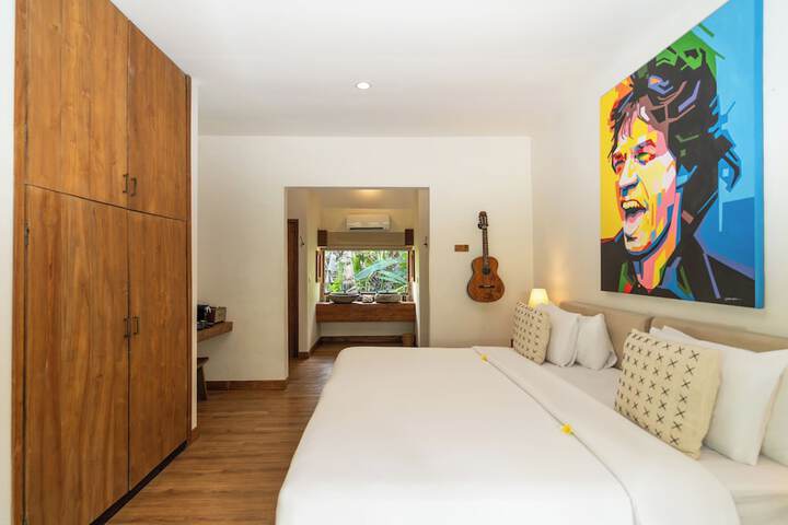Room 42 of 142